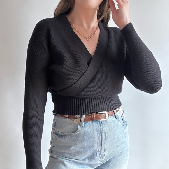 Modern Citizen Sweaters - Modern Citizen Cropped V-Neck Sweater in Black